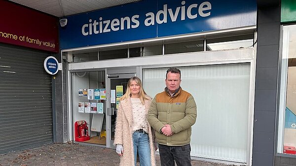 Cllrs Gustard and Streatfeild in front of Swanley Citizens Advice