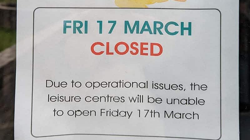 Sencio closed sign